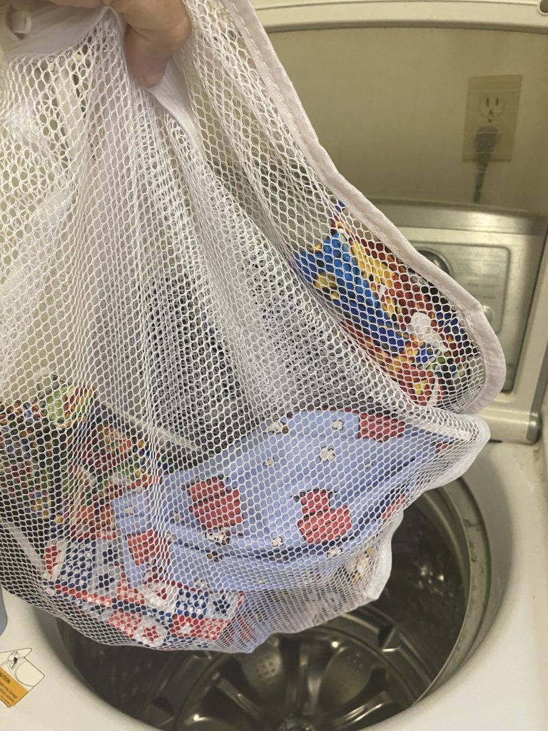 Use a lingerie bag to wash your face masks 