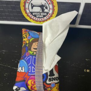 Retro Snoopy Pocket Tissue Holder – a very colorful retro-looking pocket tissue holder featuring some of the Peanuts Gang along with Snoopy. #Snoopy #Retro