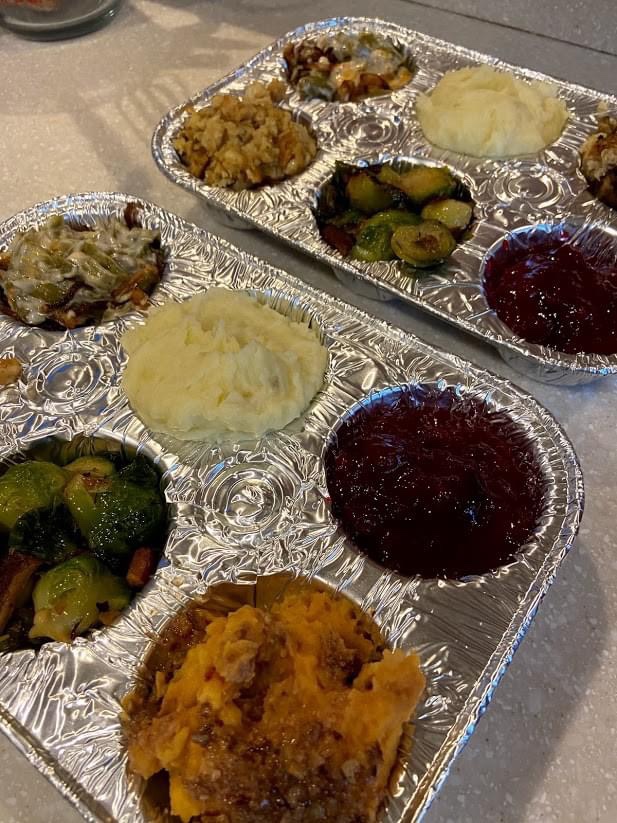 Muffin tin for leftovers - a cool hack to take leftovers with you from any meal you go to simply using a muffin tin. #muffintin #leftovers #Thanksgiving