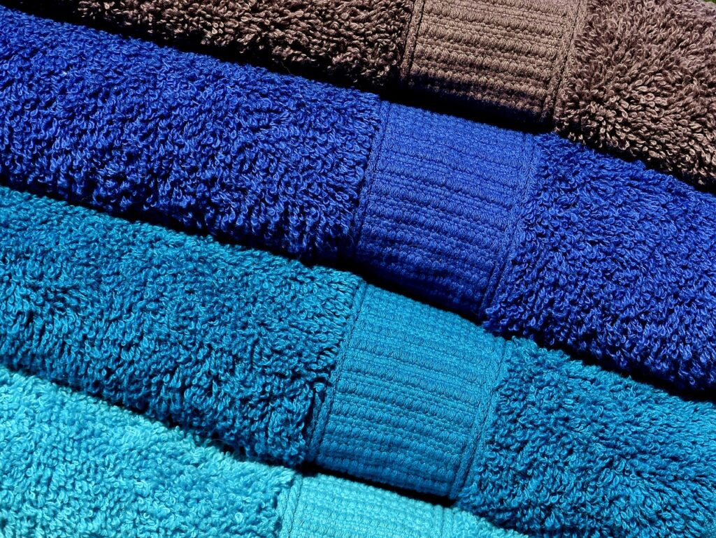 The Science Behind Ridges on Towels: More Than Just a Texture - Have you ever wondered why towels have ridges? Those familiar, textured patterns on your bath towels and hand towels serve a purpose beyond aesthetics. The presence of ridges on towels is no accident; it's a deliberate design choice rooted in science and functionality. In this blog post, we'll delve into the fascinating world of towel manufacturing and explore why those ridges are an essential feature.